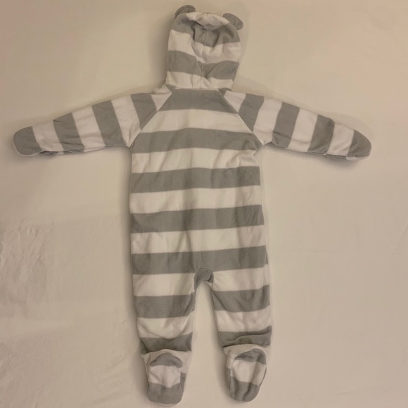 Old navy lined fleece cozy baby suit, ears on hood, bear suit, soft fuzzy, warm - Picture 6 of 6